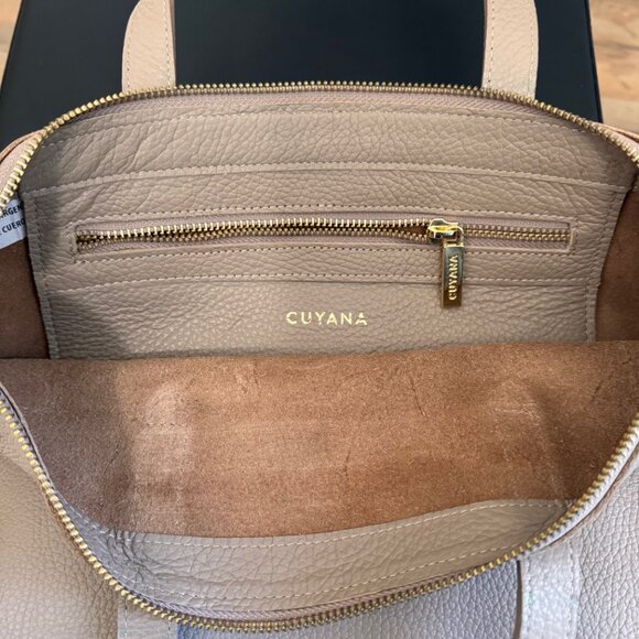 Cuyana Small Carryall Tote - Stone - Picture 5 of 8